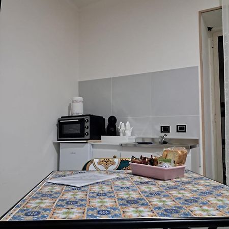 Annahouse Bed and Breakfast Napoli Esterno foto